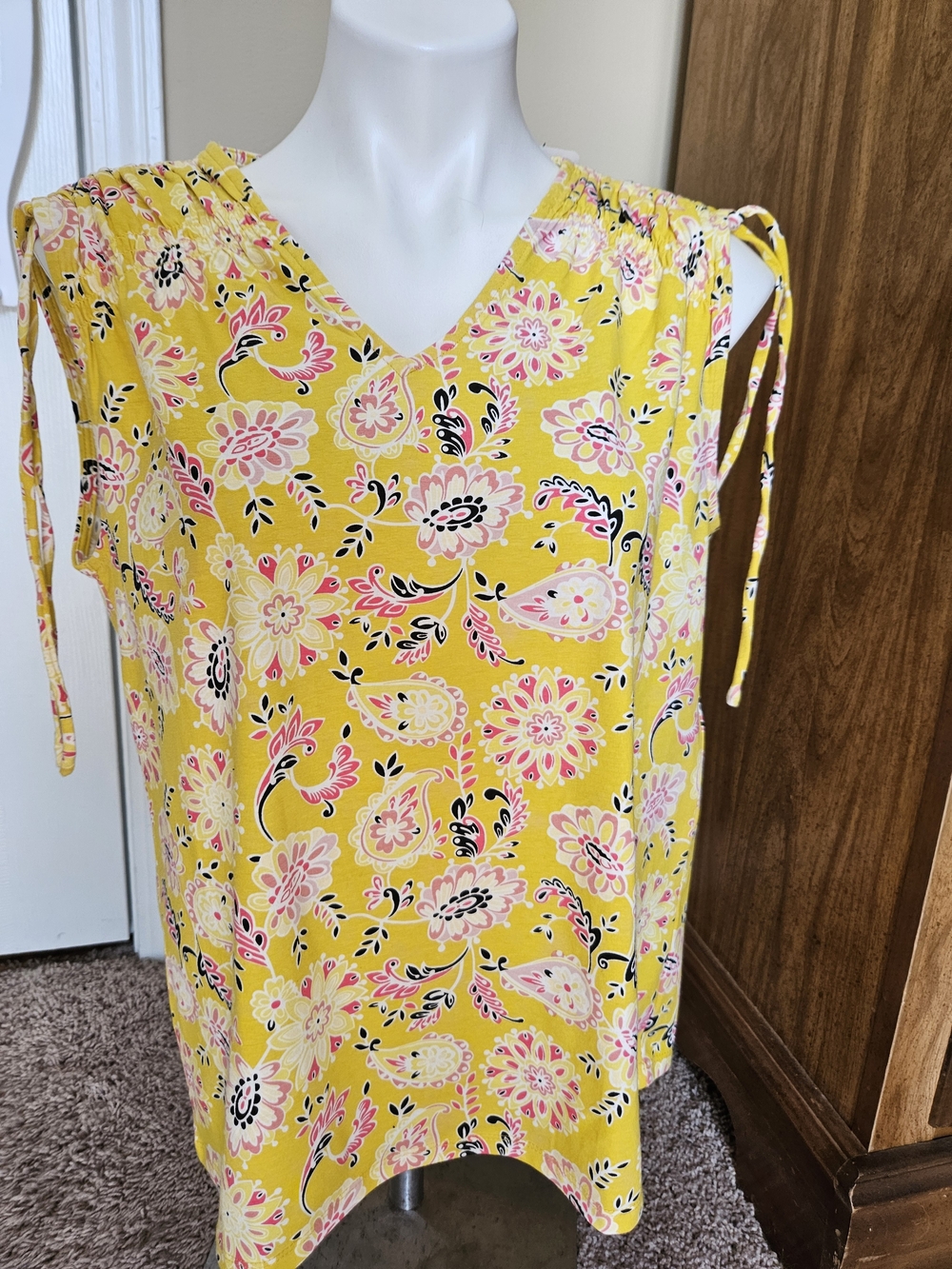 Jones New York Yellow Floral Tie-Shoulder V-Neck Tank